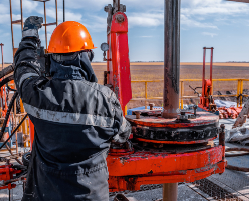 Mastering Risk Management Insurance in Oil, Gas, and Construction